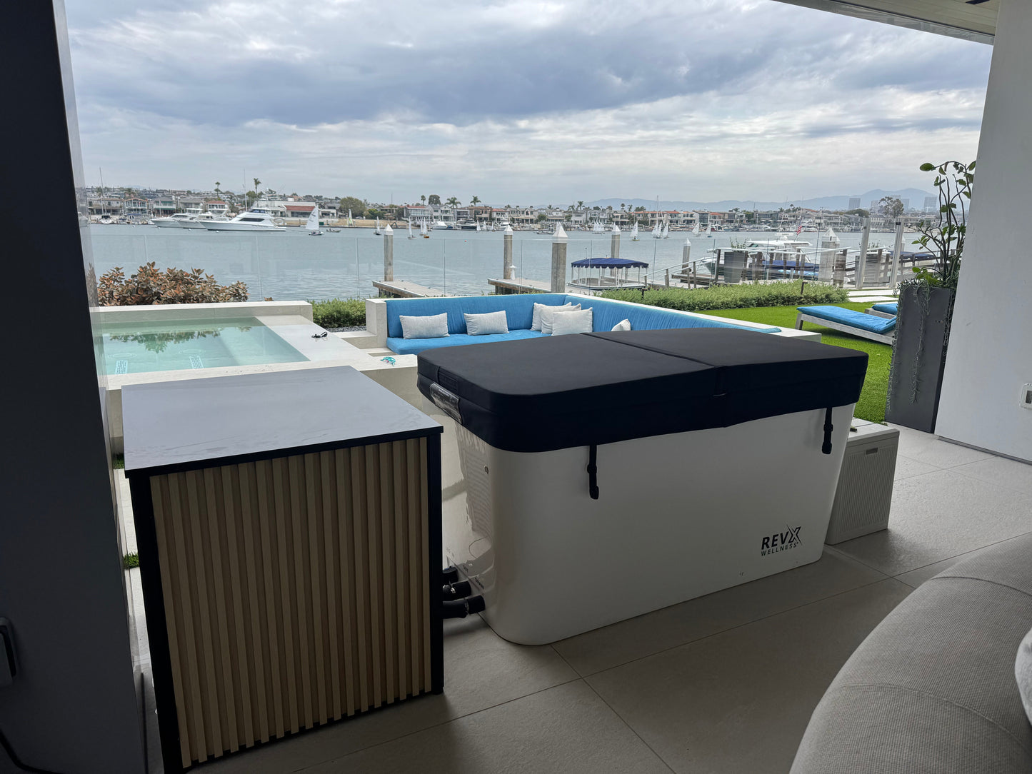 RevX Acrylic X Tub Cold Plunge with LUX High Performance Chiller and Filtration System